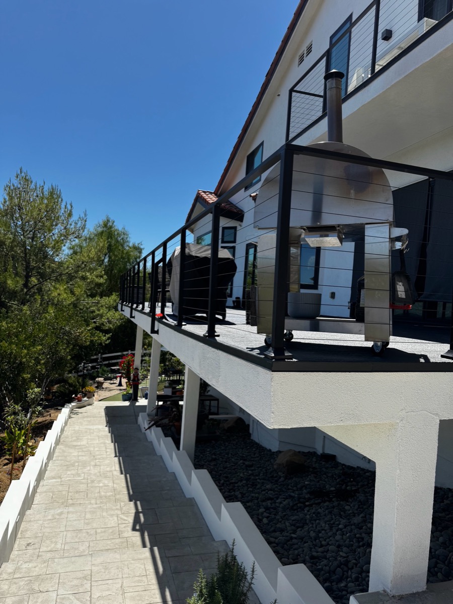 Deck cable railing on residential home