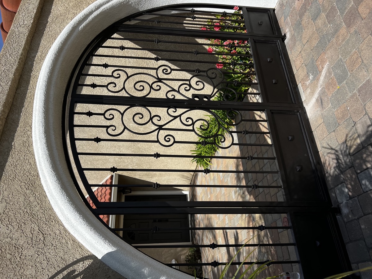 Ornamental arched side gate